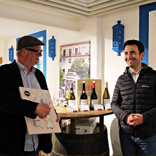 Tiago Cristóvão zu Besuch im POIS-Hofladen Winnenden